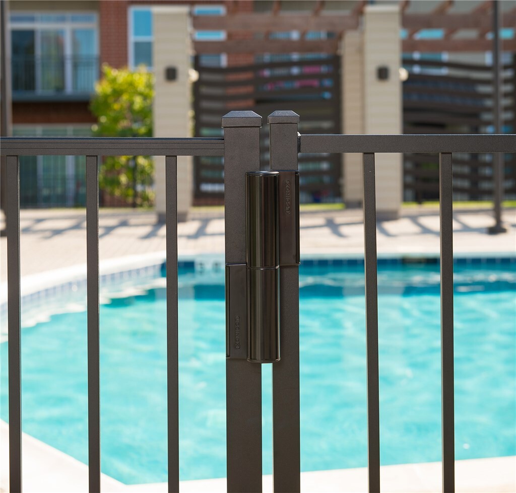 Ferme-porte hydraulique et Charnière dans un TIGER